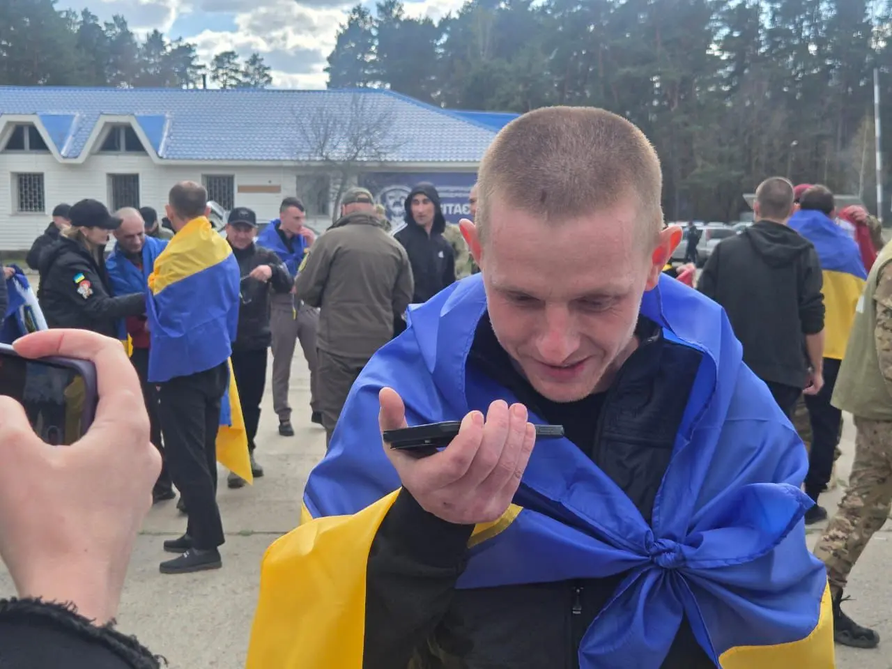 Ukrainian POWs returning home during the 73rd prisoner exchange with Russia in 2026